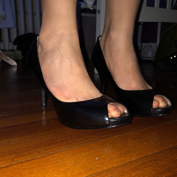 Nine West black leather heels - Picture 5 of 7